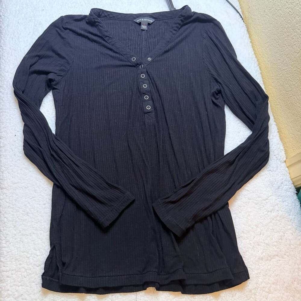Rock & Republic Henley Top Size L Black Ribbed Long Sleeve Shirt